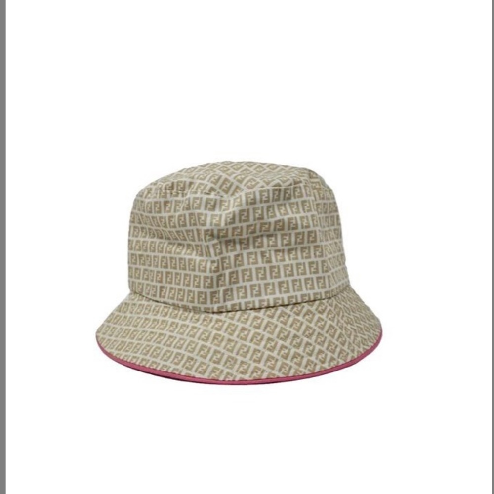Girls Fendi bucket hat! Kids